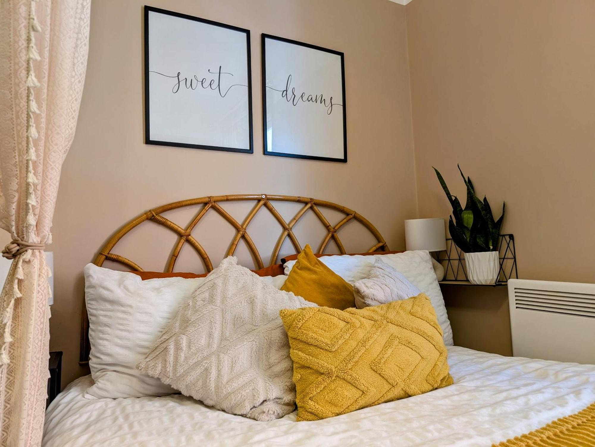 Peacehaven Retreat - 4 Minutes From The Beach! Pet Friendly! Weymouth Eksteriør bilde