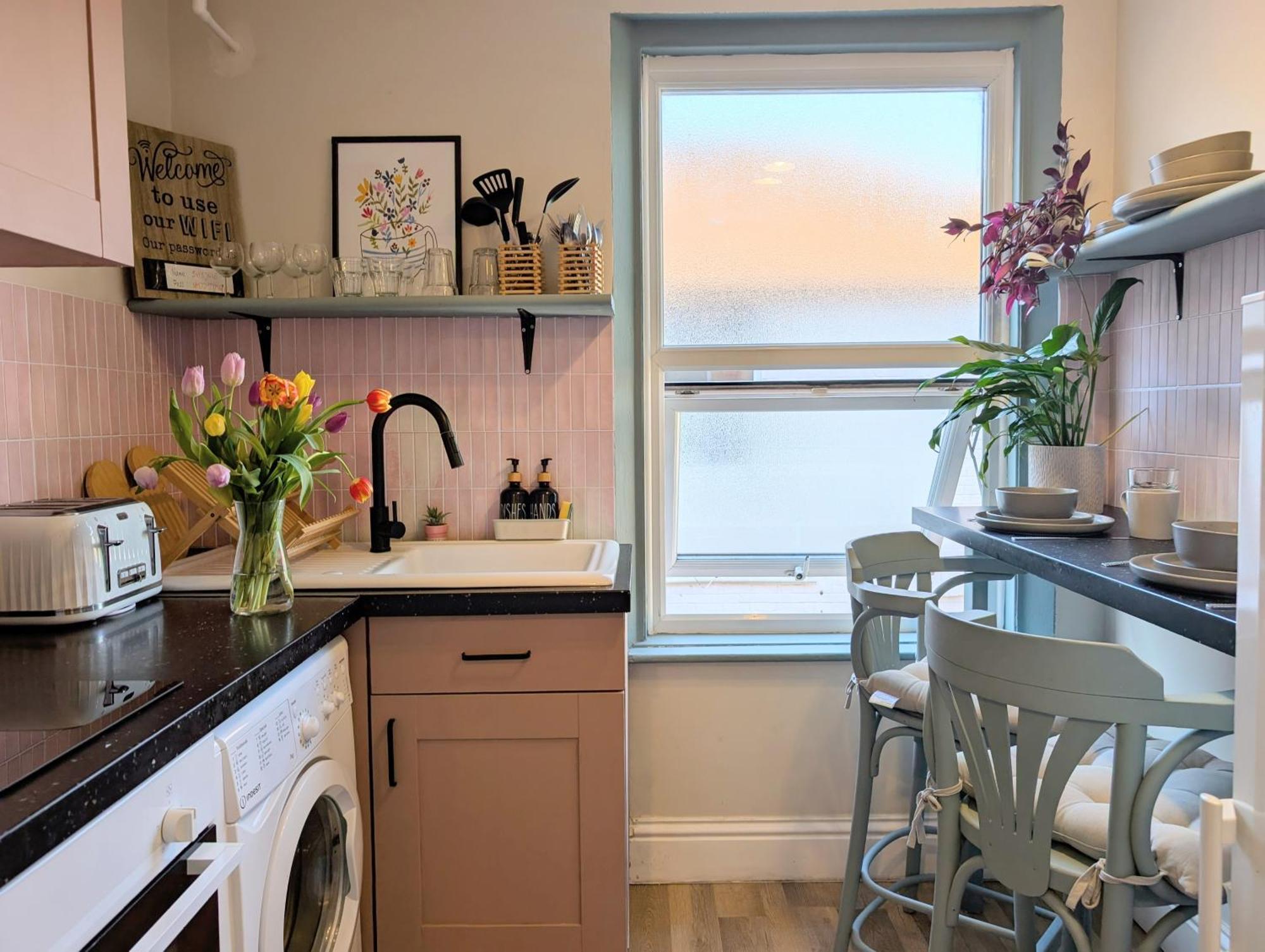 Peacehaven Retreat - 4 Minutes From The Beach! Pet Friendly! Weymouth Eksteriør bilde